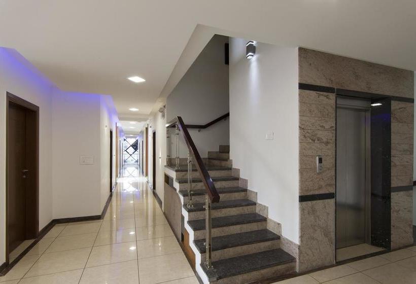 ホテル Genx Crystal Inn Chikmagaluru