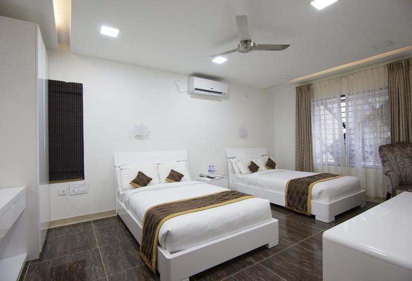 ホテル Genx Crystal Inn Chikmagaluru