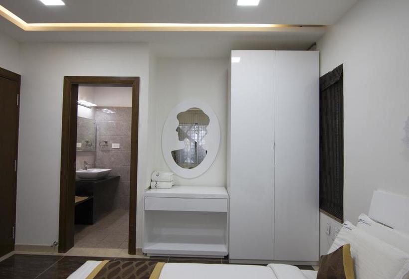 ホテル Genx Crystal Inn Chikmagaluru