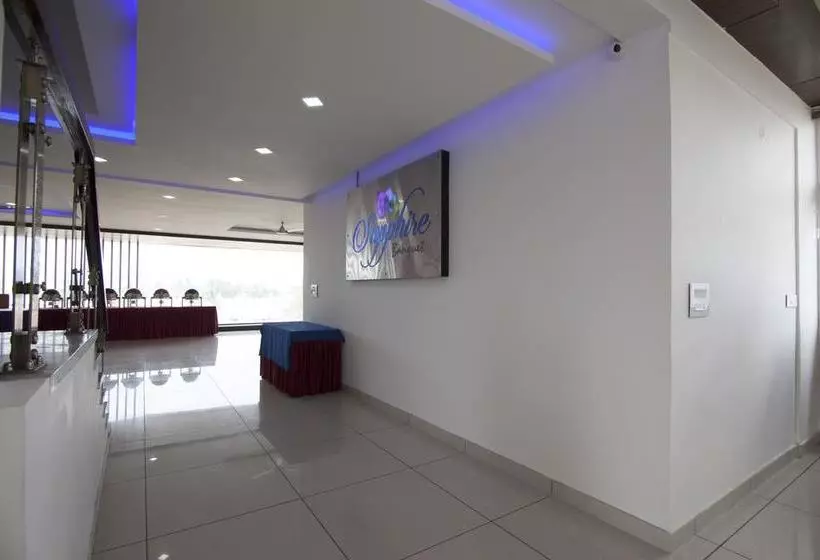 ホテル Genx Crystal Inn Chikmagaluru