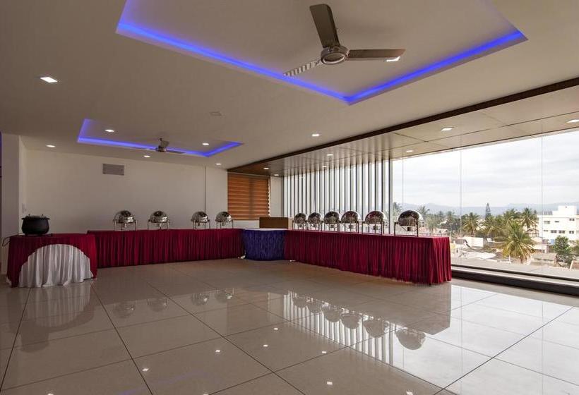 ホテル Genx Crystal Inn Chikmagaluru