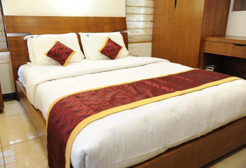 ホテル Genx Crystal Inn Chikmagaluru