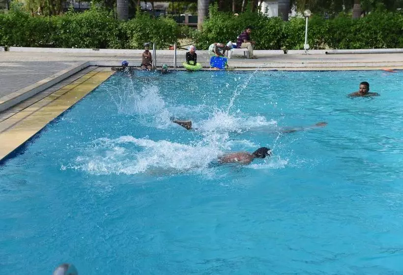 Hotelli Infocity Club And Resort