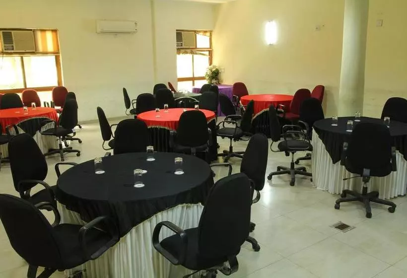 Hotelli Infocity Club And Resort