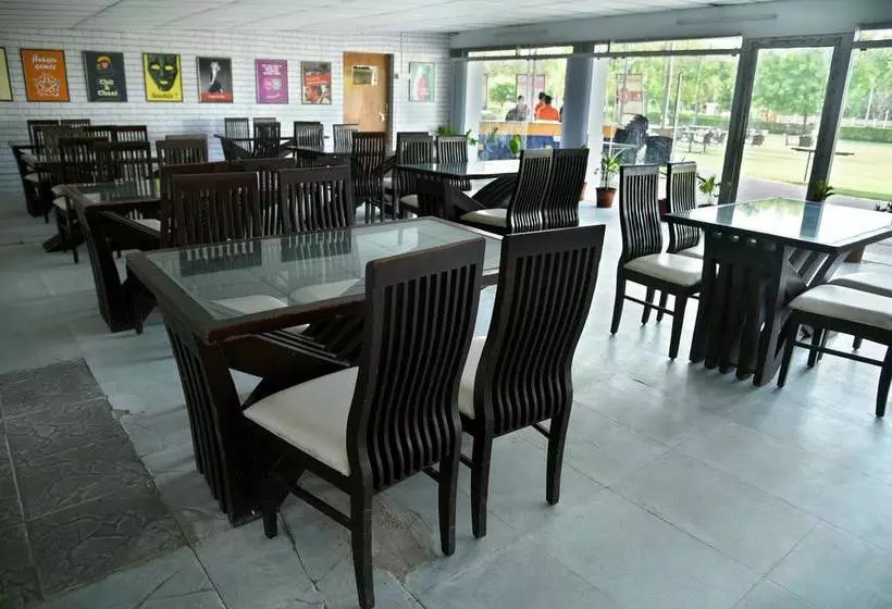 Hotelli Infocity Club And Resort