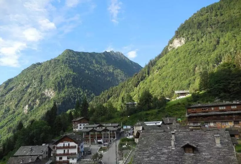 Hotelli Pensione Genzianella