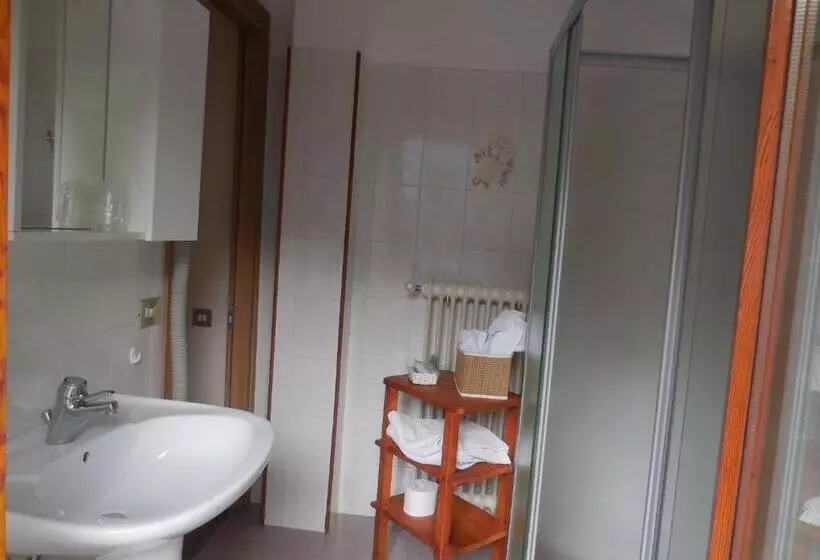 Hotelli Pensione Genzianella