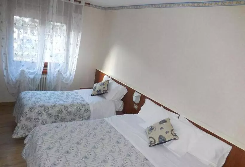 Hotelli Pensione Genzianella