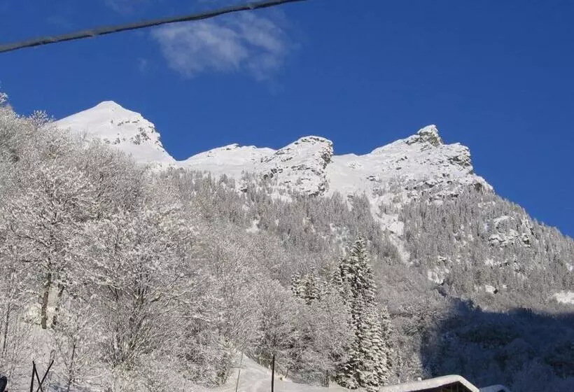 Hotelli Pensione Genzianella