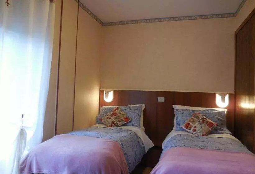 Hotelli Pensione Genzianella