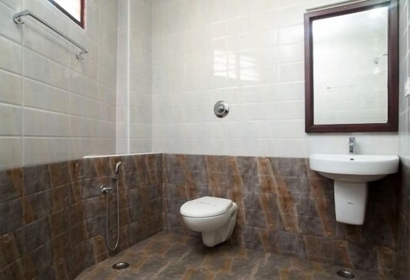 Отель Temple Citi