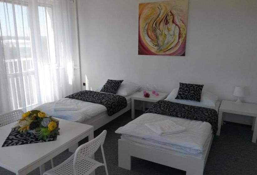 호스텔 Ubytovna Kubra