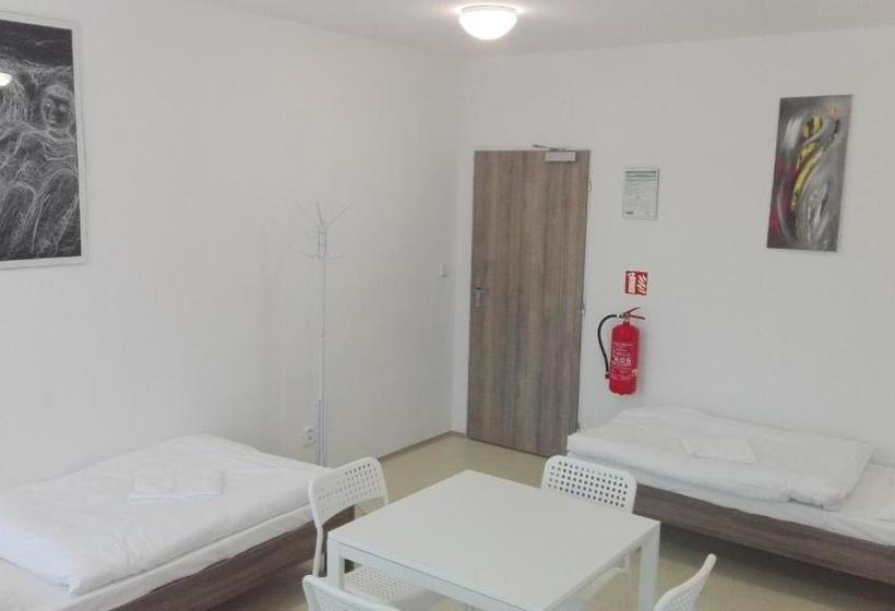 호스텔 Ubytovna Kubra