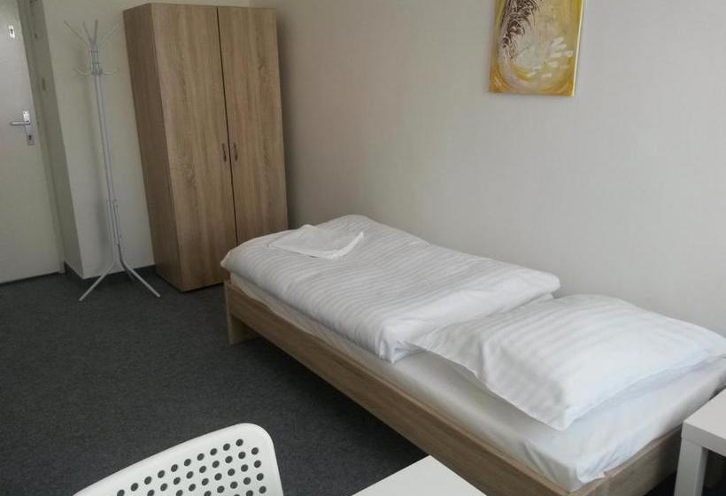 호스텔 Ubytovna Kubra