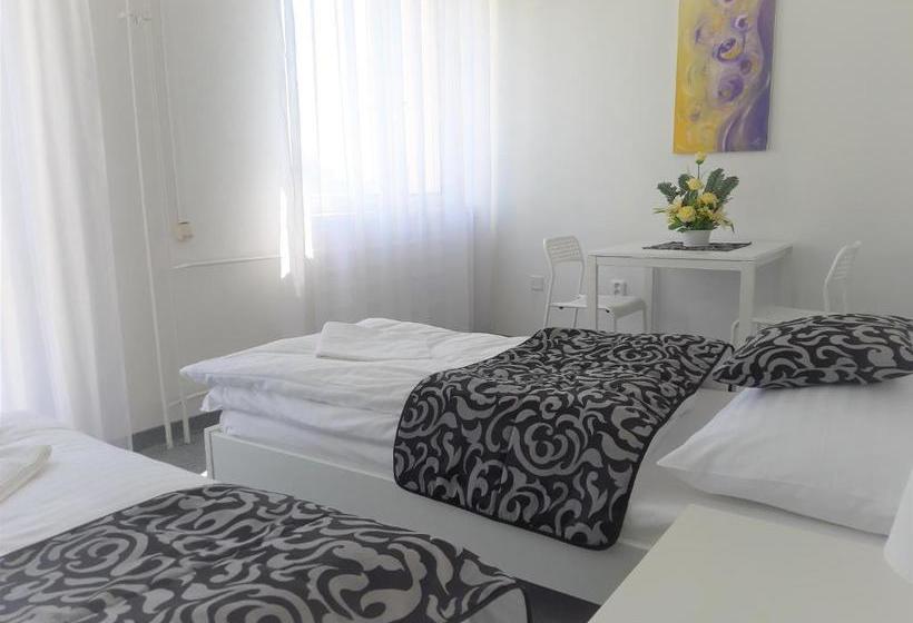 호스텔 Ubytovna Kubra