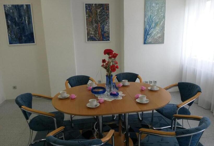 호스텔 Ubytovna Kubra