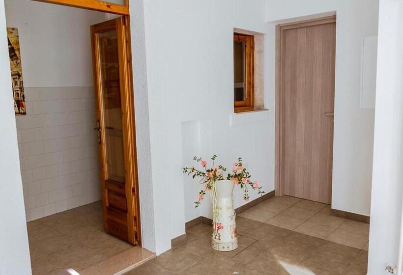 تختخواب و صبحانه A Due Passi Dal Centro