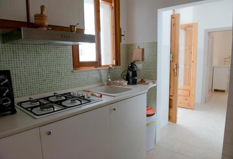 تختخواب و صبحانه A Due Passi Dal Centro