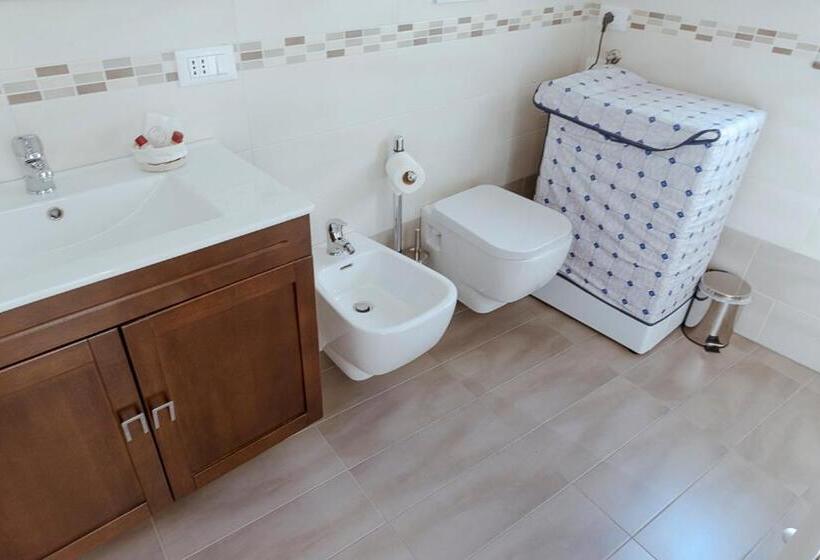 تختخواب و صبحانه A Due Passi Dal Centro