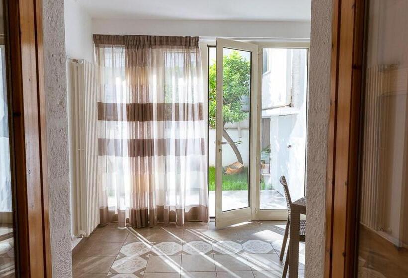 تختخواب و صبحانه A Due Passi Dal Centro