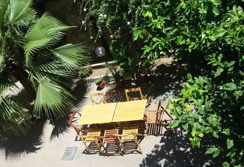 Bed and Breakfast Def House