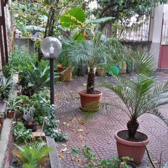 Bed and Breakfast Def House