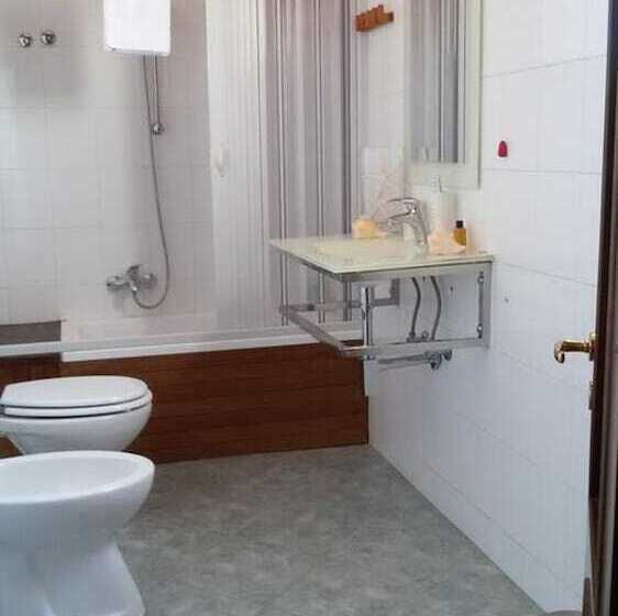 Bed and Breakfast Def House