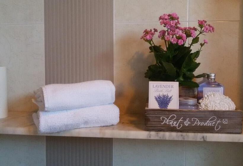 Bed and Breakfast Def House