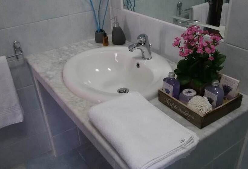 Bed and Breakfast Def House