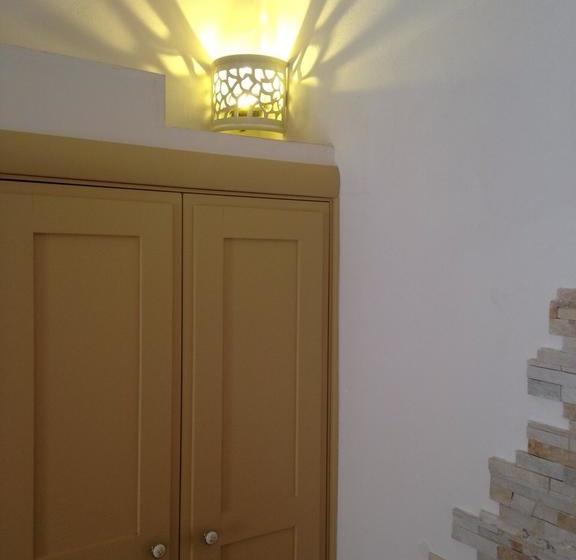 تختخواب و صبحانه Magnolia