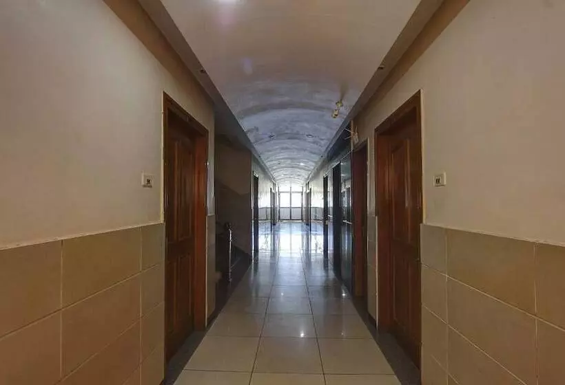 Aamiaismajoitus (B&B) Rajsangam International