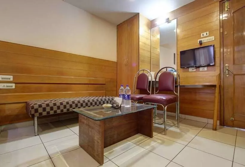 Aamiaismajoitus (B&B) Rajsangam International