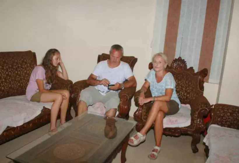 Aamiaismajoitus (B&B) Rajsangam International