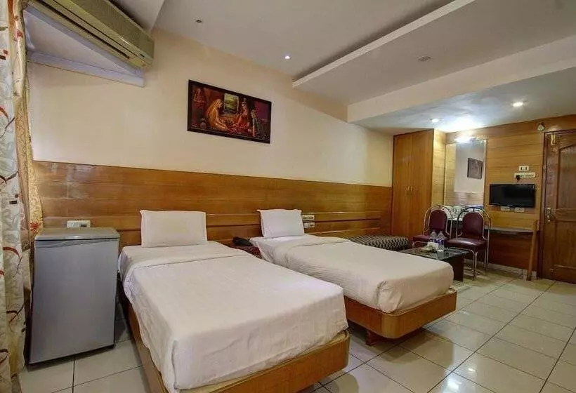 Aamiaismajoitus (B&B) Rajsangam International