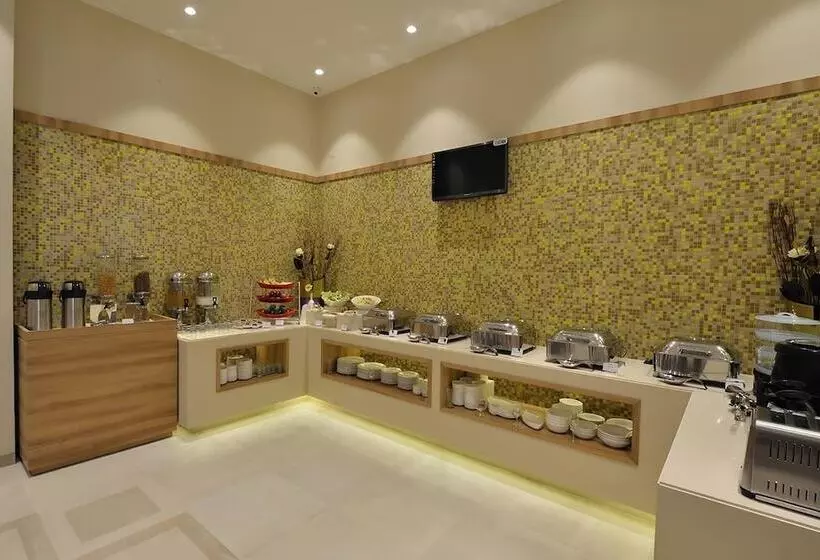 Click Hotel Bhuj
