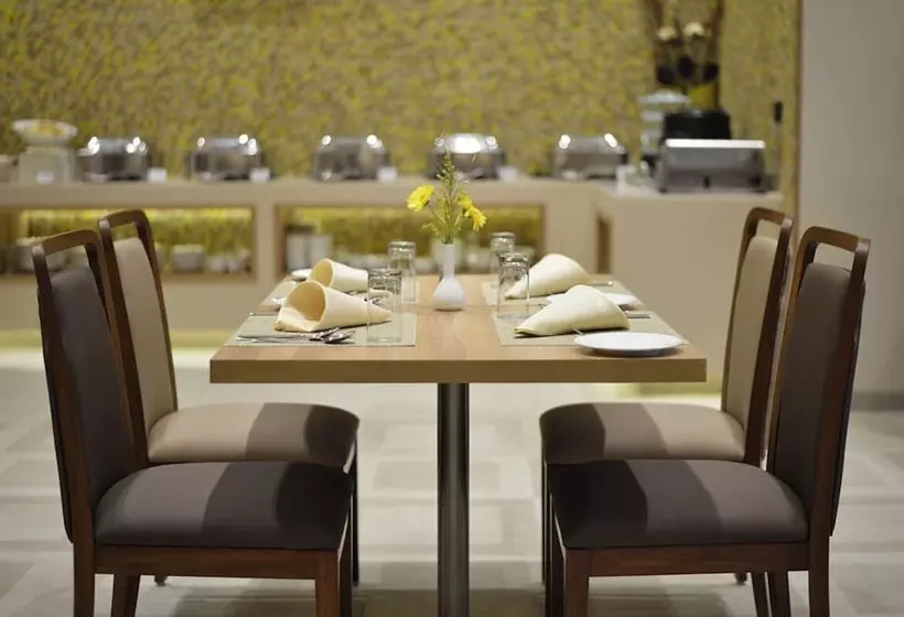 Click Hotel Bhuj
