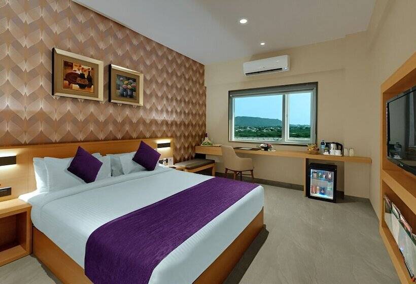 Click Hotel Bhuj