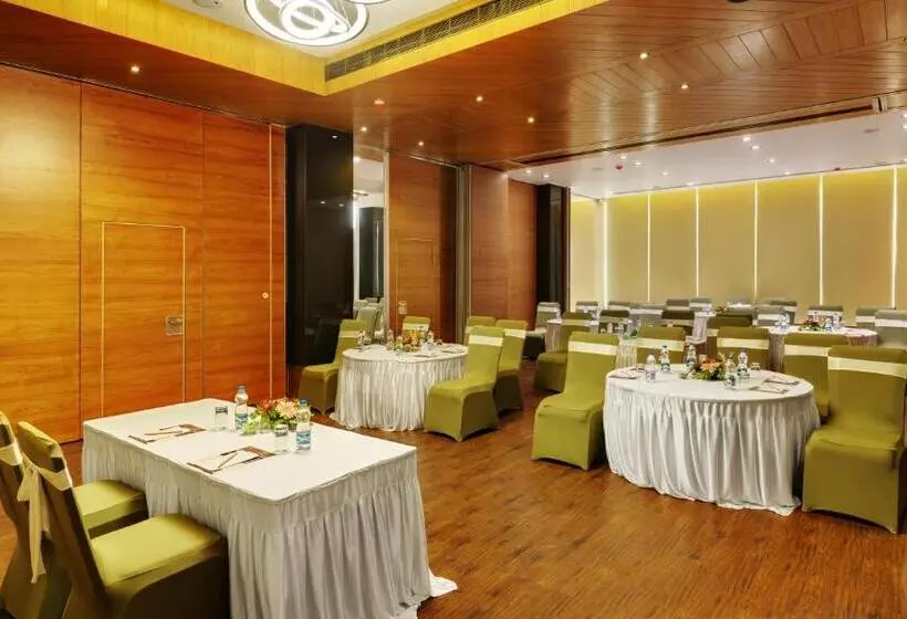 Click Hotel Bhuj