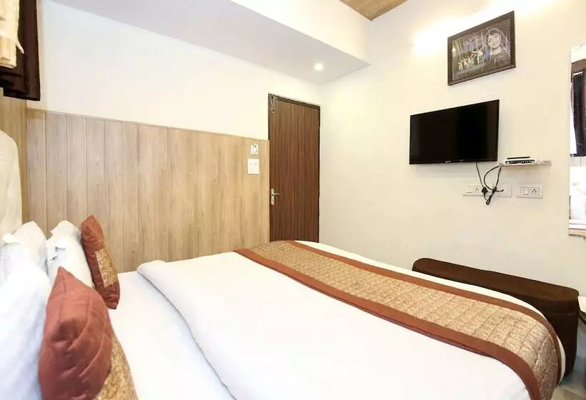 Hotel Sallow International