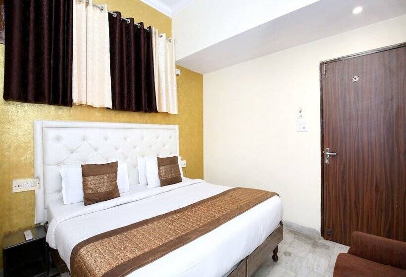 Hotel Sallow International