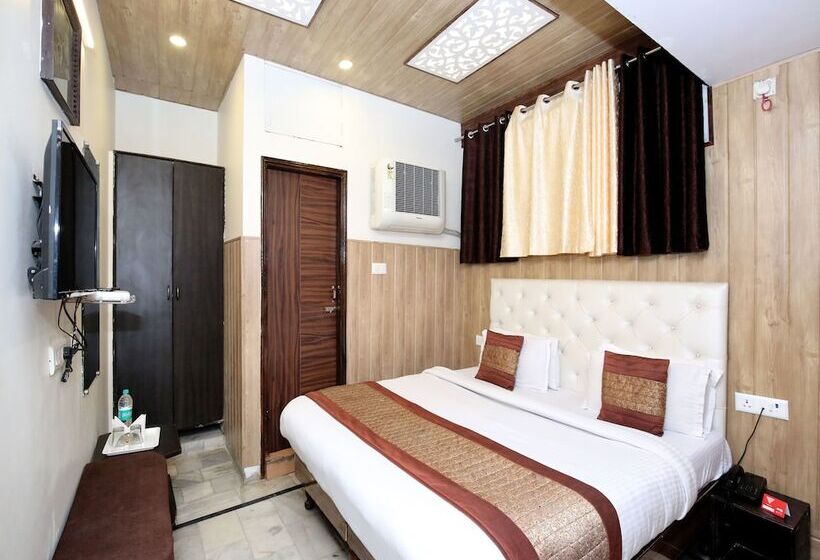 Hotel Sallow International