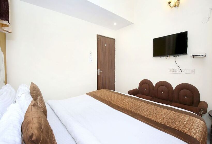 Hotel Sallow International