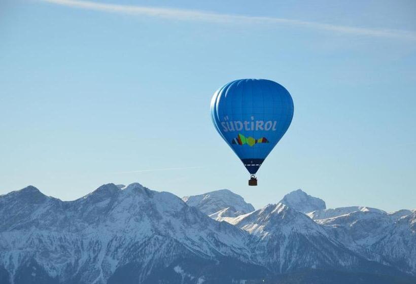 ホテル Schopfenhof