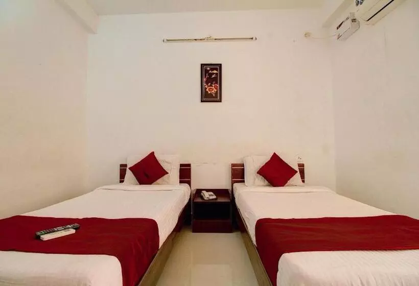 Hotelli O The Mangrove Wood Residency