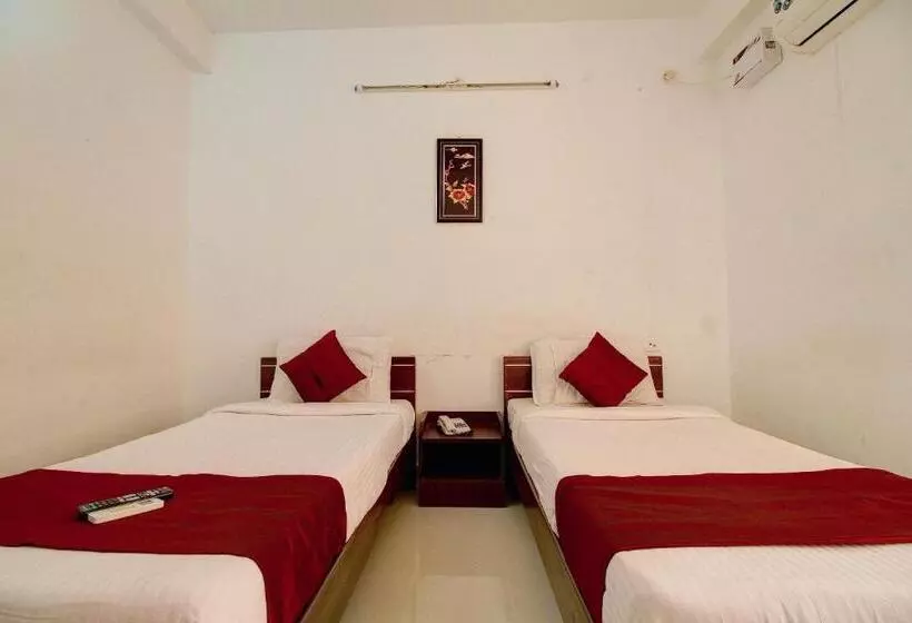 Hotelli O The Mangrove Wood Residency