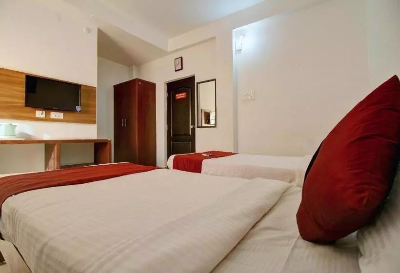 Hotelli O The Mangrove Wood Residency