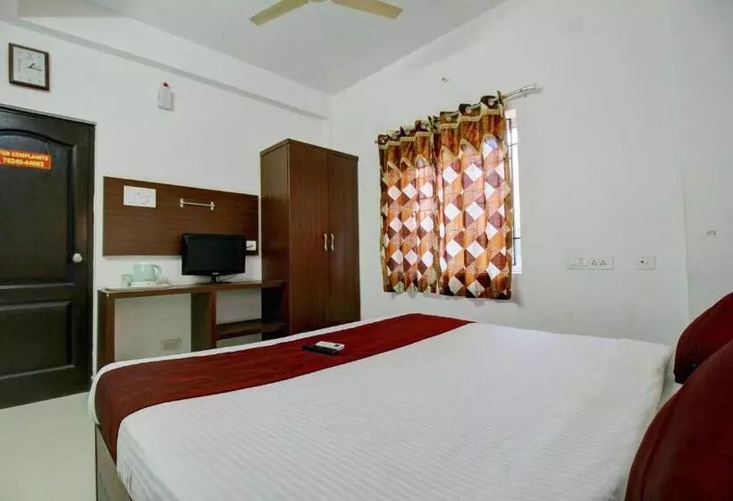 Hotelli O The Mangrove Wood Residency