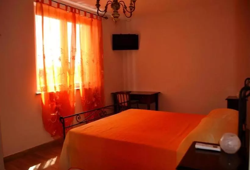 تختخواب و صبحانه Lovelucca