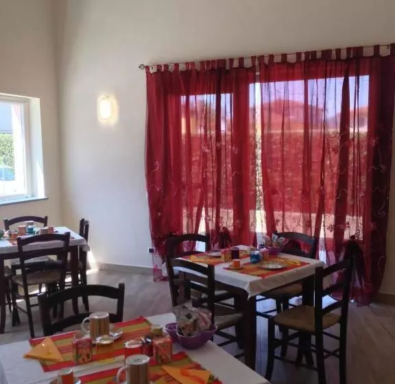 تختخواب و صبحانه Lovelucca