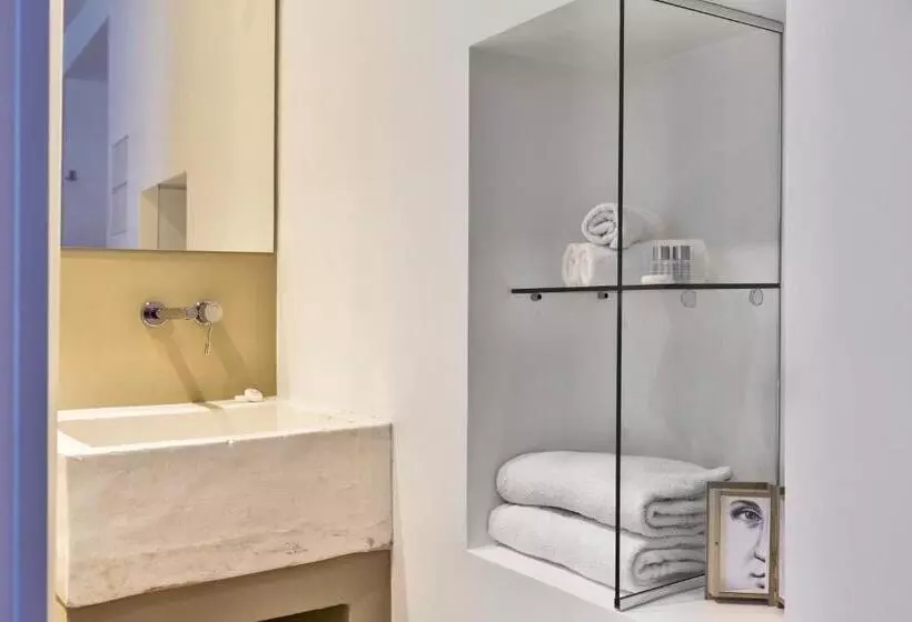 Bed And Breakfast T57